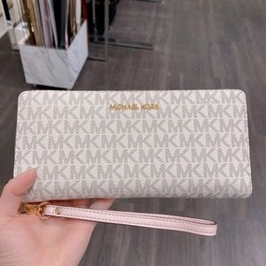 MICHAEL KORS Large Logo Continental Wallet